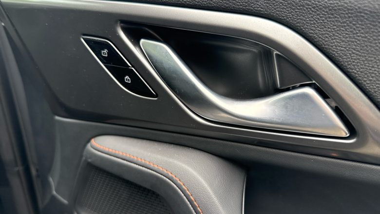 MG HS 1.5 T-GDI Trophy 5dr Petrol Hatchback